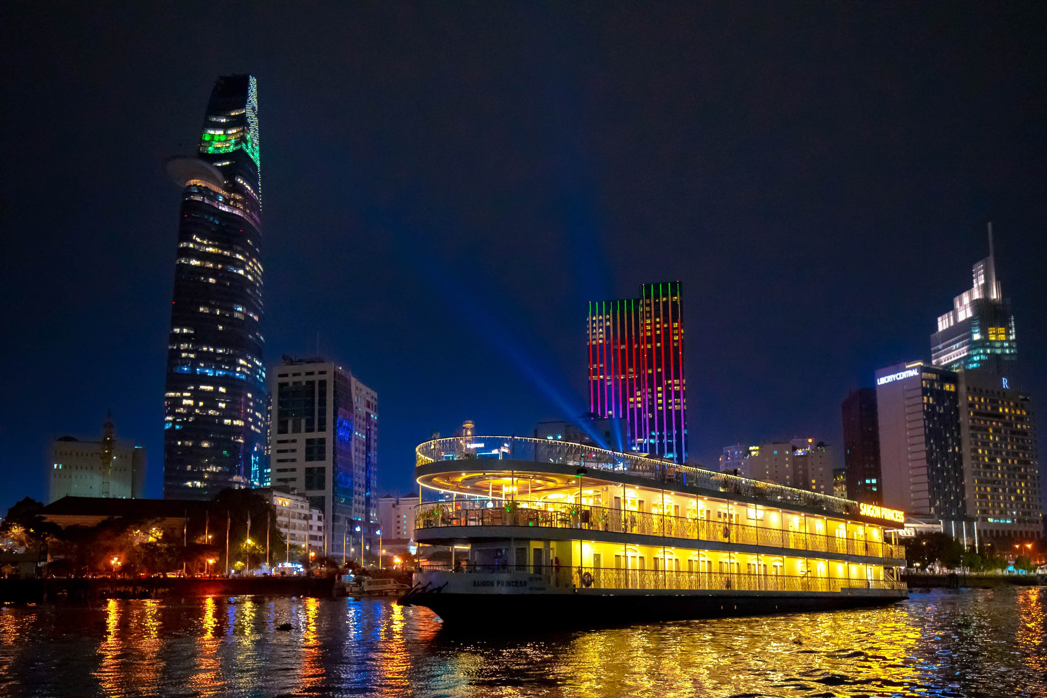Tiệc tối trên Du Thuyền Saigon Princess 5 Sao
