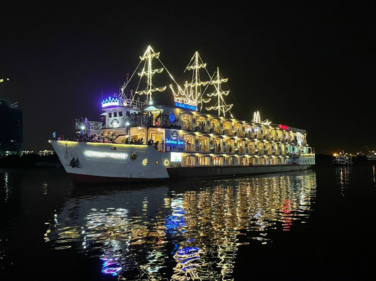 Tiệc tối trên Du Thuyền Indochina Queen