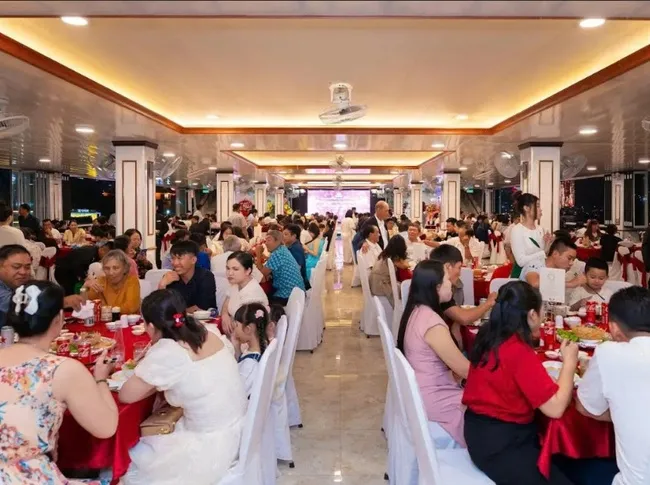 Du Thuyền Bến Nghé Có Gì Khác Biệt So Với Các Du Thuyền Ăn Tối Tại TP.HCM?