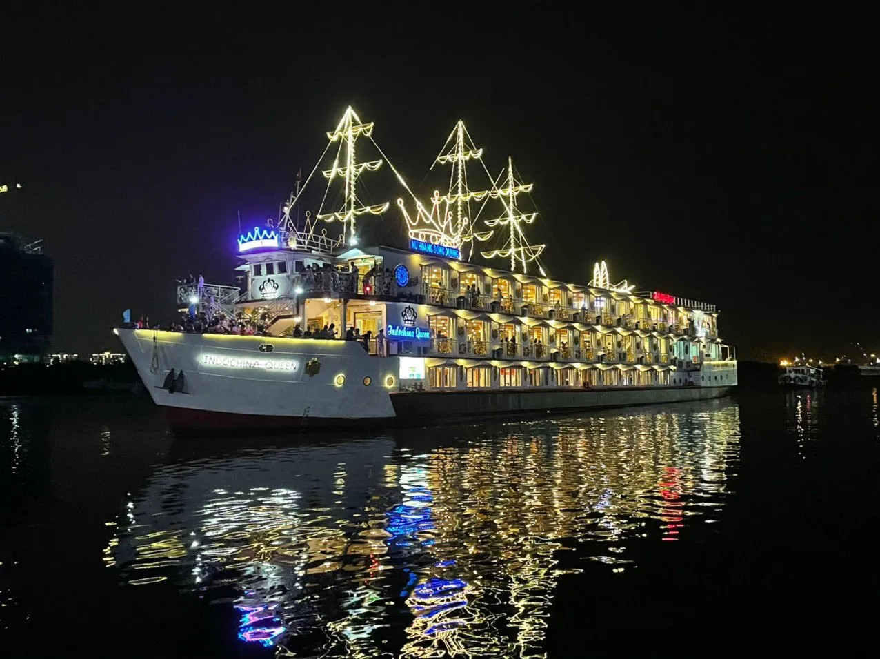 Tiệc tối trên Du Thuyền Indochina Queen