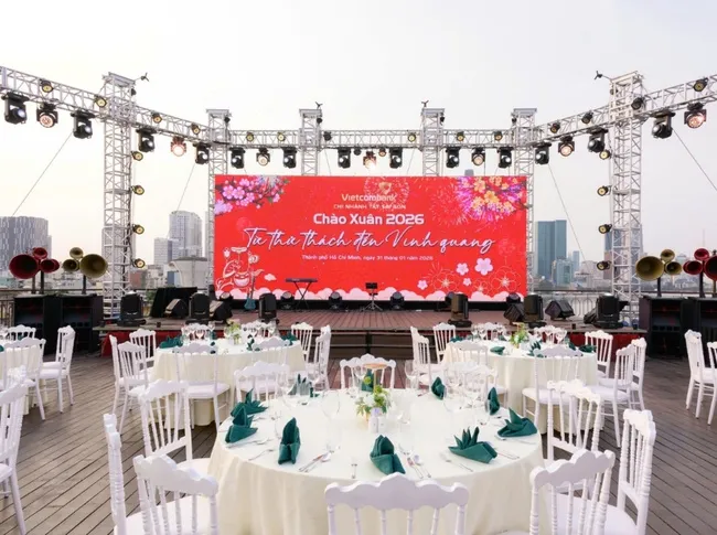 Tổ Chức Gala Dinner Trên Du Thuyền