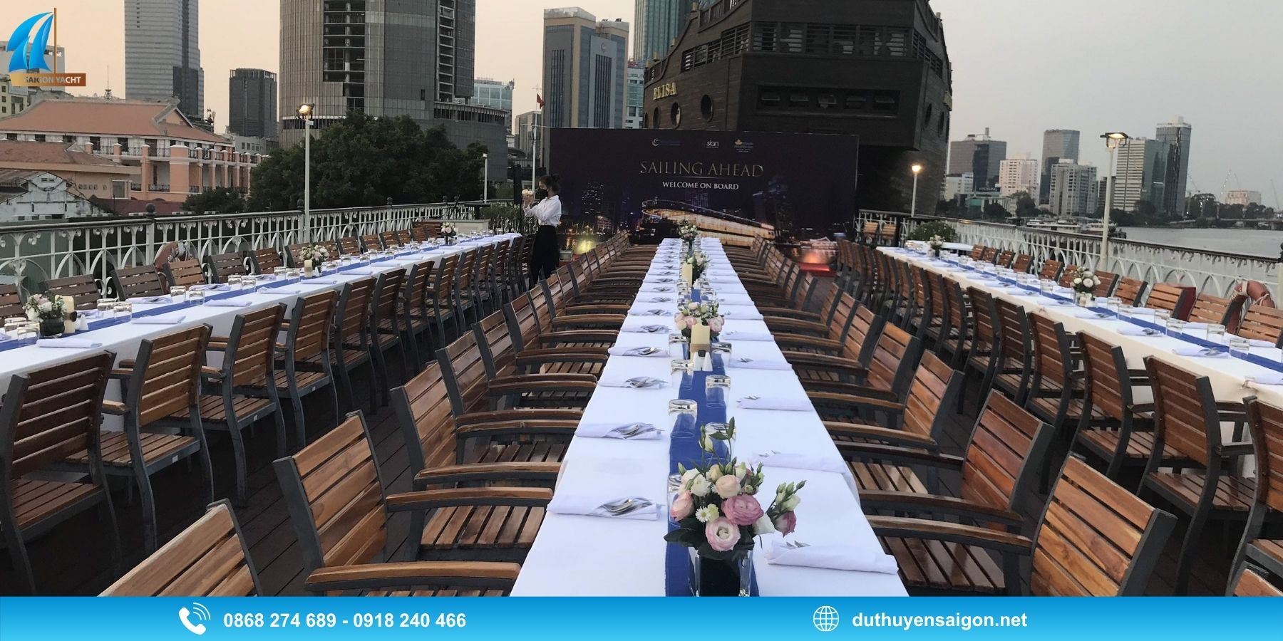 Đặt tiệc trên du thuyền nhà hàng