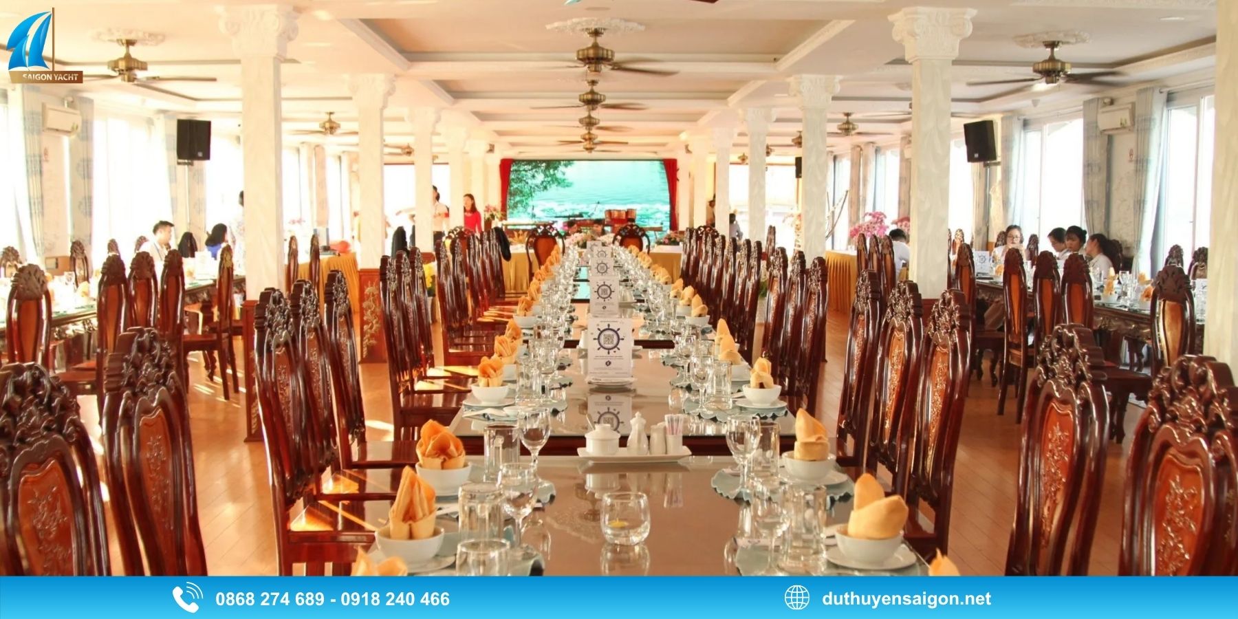 Du thuyền Indochina Queen - Kết hợp pháo hoa, ẩm thực và nghệ thuật trên sông