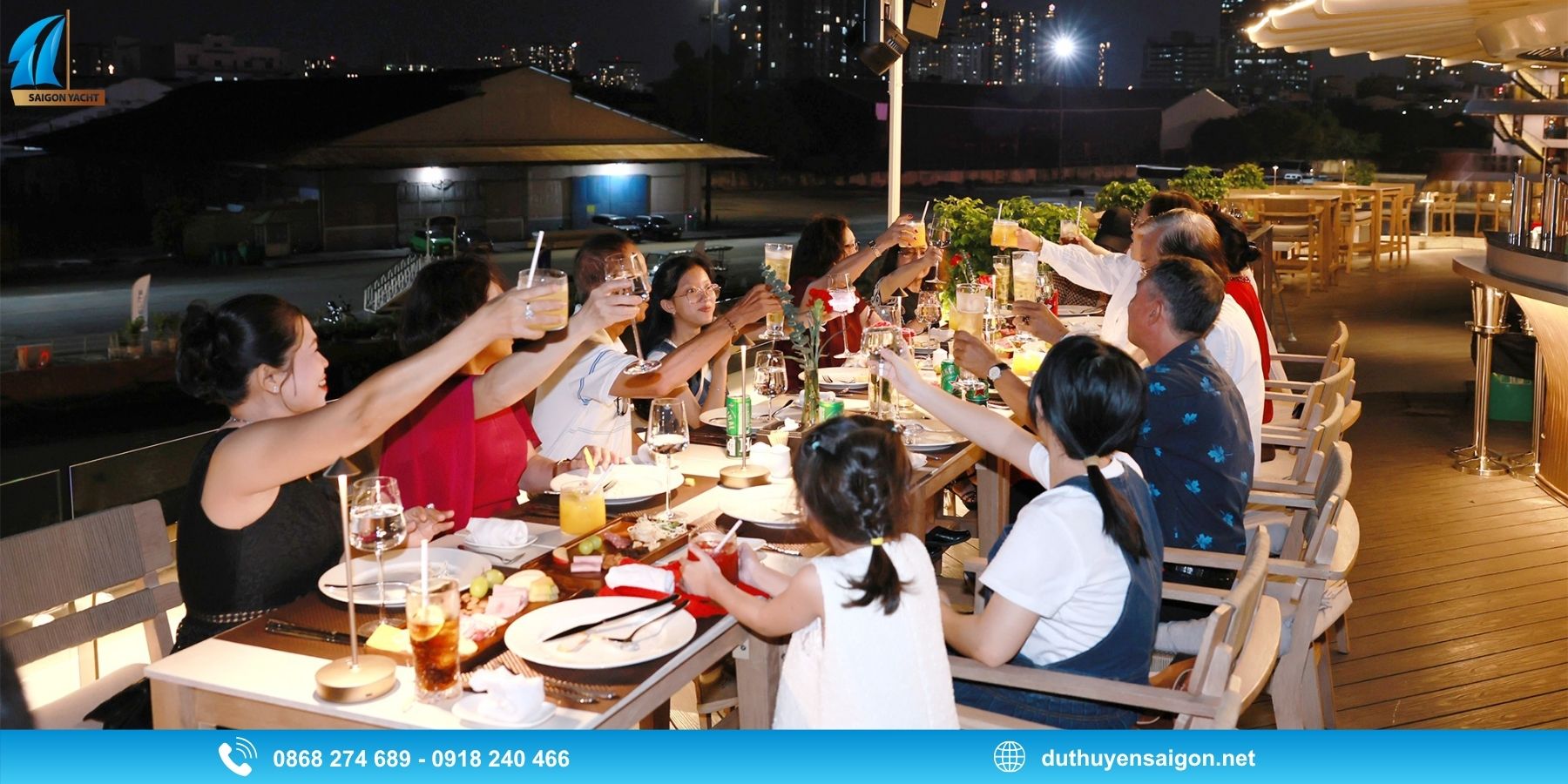 Nên chọn Buffet hay Set Menu khi ăn tối trên du thuyền?