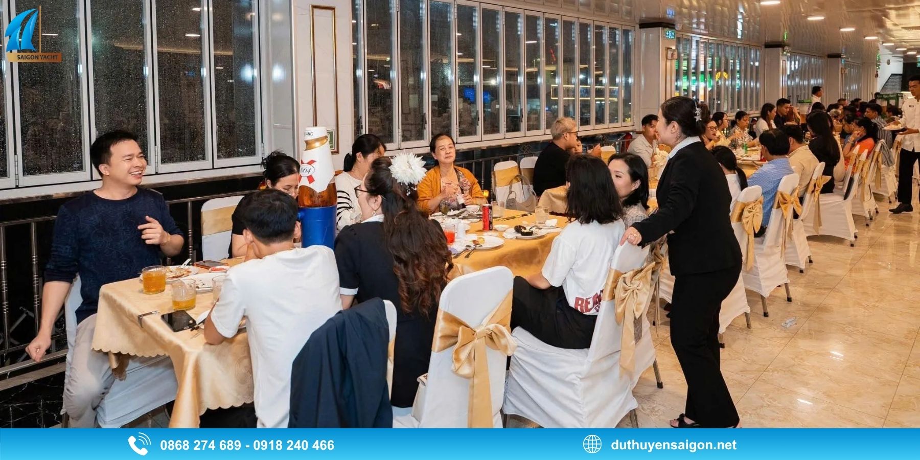 Year End Party trên Du Thuyền Bến Nghé